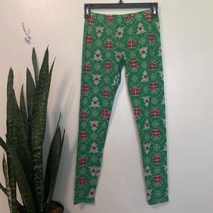 NWOT CHRISTMAS LEGGINGS 🎄